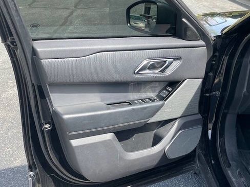 Used 2018 Land Rover Range Rover Velar R-Dynamic SE image 15