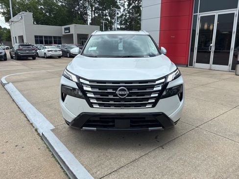 New 2026 Nissan Rogue Platinum AWD/4WD image 2