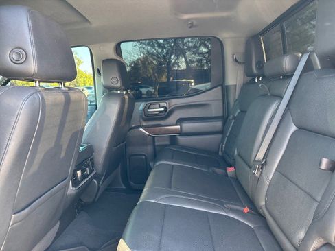 Used 2021 GMC Sierra 1500 SLT image 11