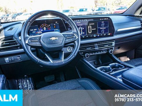 Used 2024 Chevrolet Traverse LT image 28