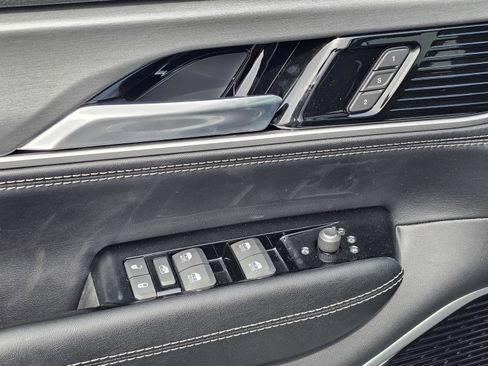 New 2026 Jeep Grand Wagoneer Limited AWD/4WD image 16