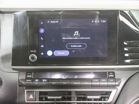 Used 2025 Toyota Camry LE w/ Convenience Package image 15