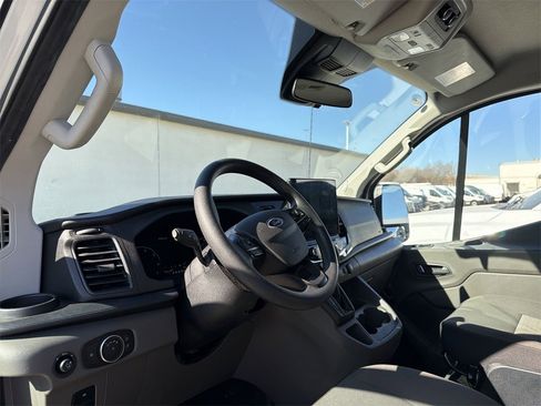 Used 2023 Ford Transit 350 XLT image 6