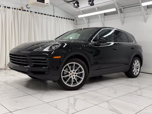 Certified 2023 Porsche Cayenne AWD/4WD image 1