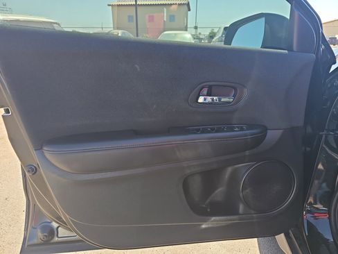 Used 2021 Honda HR-V LX image 11