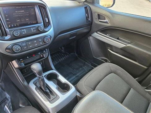 Used 2022 Chevrolet Colorado LT w/ Fleet Safety Package image 17