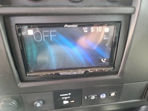 Used 2018 Chevrolet Express 2500 Extended image 56