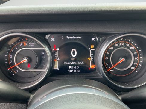 Used 2018 Jeep Wrangler Unlimited Sahara AWD/4WD image 13