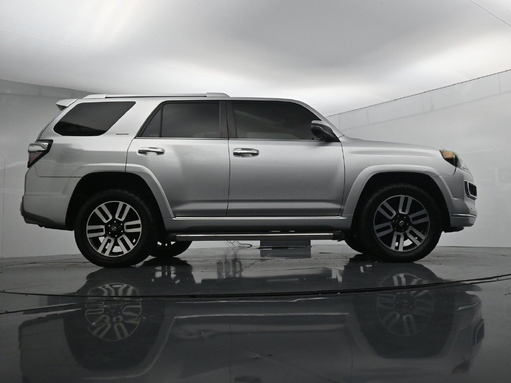 Used 2016 Toyota 4Runner Limited AWD/4WD image 39
