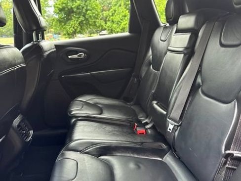Used 2014 Jeep Cherokee Limited w/ Technology Group FWD image 15