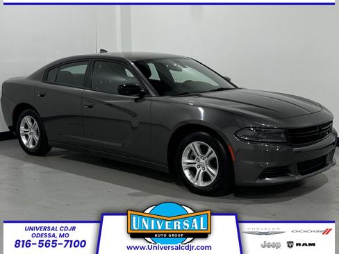 Used 2023 Dodge Charger SXT image 1
