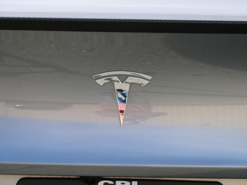 Used 2024 Tesla Model Y Performance image 5