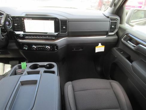 Used 2024 GMC Sierra 1500 Elevation image 13