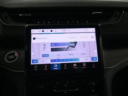 New 2025 Jeep Grand Cherokee L Limited w/ Luxury Tech Group II image 32