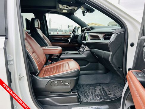 Used 2023 GMC Yukon XL Denali Ultimate w/ LPO, Floor Liner Package AWD/4WD image 45