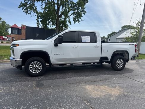 Used 2020 Chevrolet Silverado 2500 LT AWD/4WD image 4