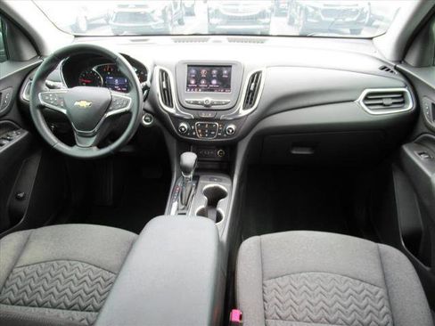 Certified 2024 Chevrolet Equinox LT FWD image 11