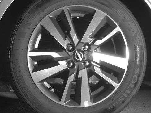 Used 2025 Nissan Versa SV image 14