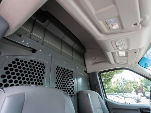 Used 2021 Nissan NV 3500 SV RWD image 28