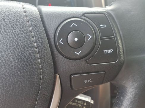 Used 2018 Toyota RAV4 XLE AWD/4WD image 20