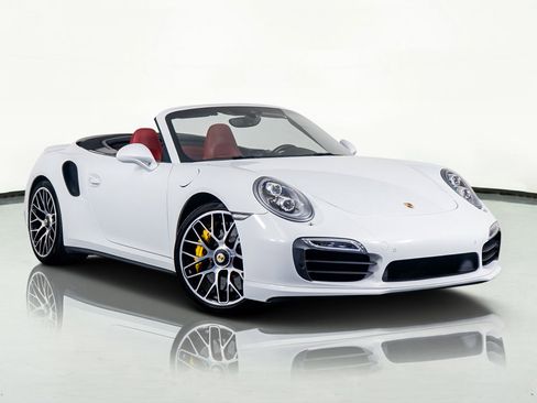 Used 2016 Porsche 911 Turbo S image 4