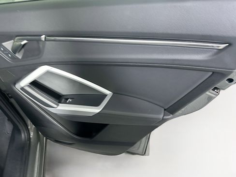 Used 2024 Audi Q3 2.0T Premium image 30