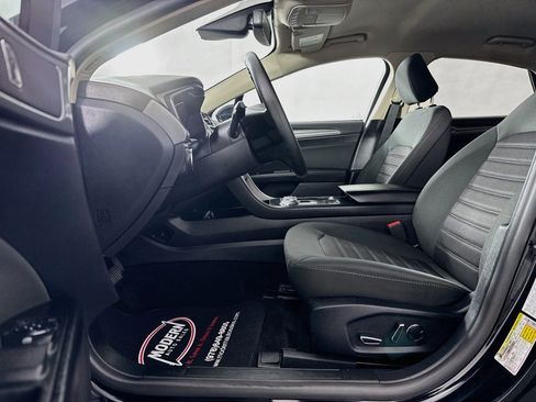 Used 2020 Ford Fusion SE FWD image 20