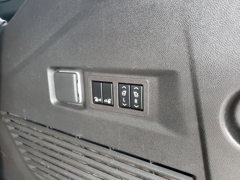 Certified 2023 GMC Yukon Denali Ultimate w/ LPO, Floor Liner Package AWD/4WD image 35