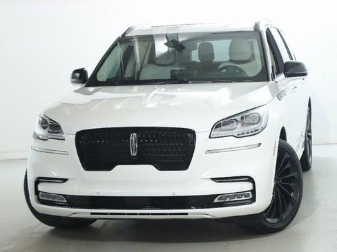 Used 2023 Lincoln Aviator Black Label w/ Jet Package image 3
