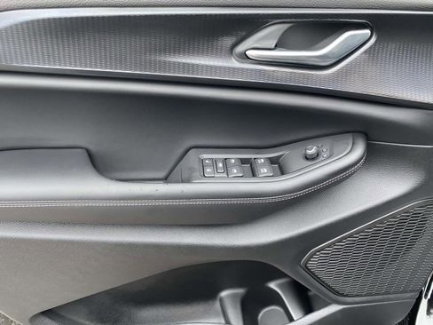 New 2025 Jeep Grand Cherokee Laredo image 17