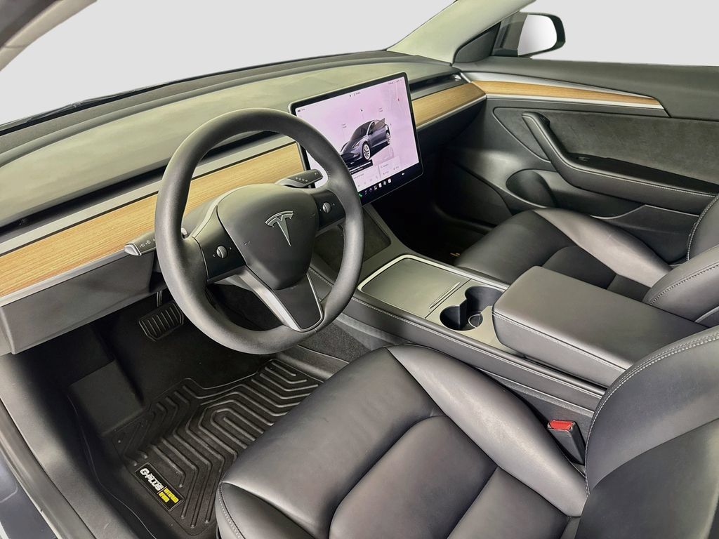 Used 2023 Tesla Model 3 Standard Range RWD image 9