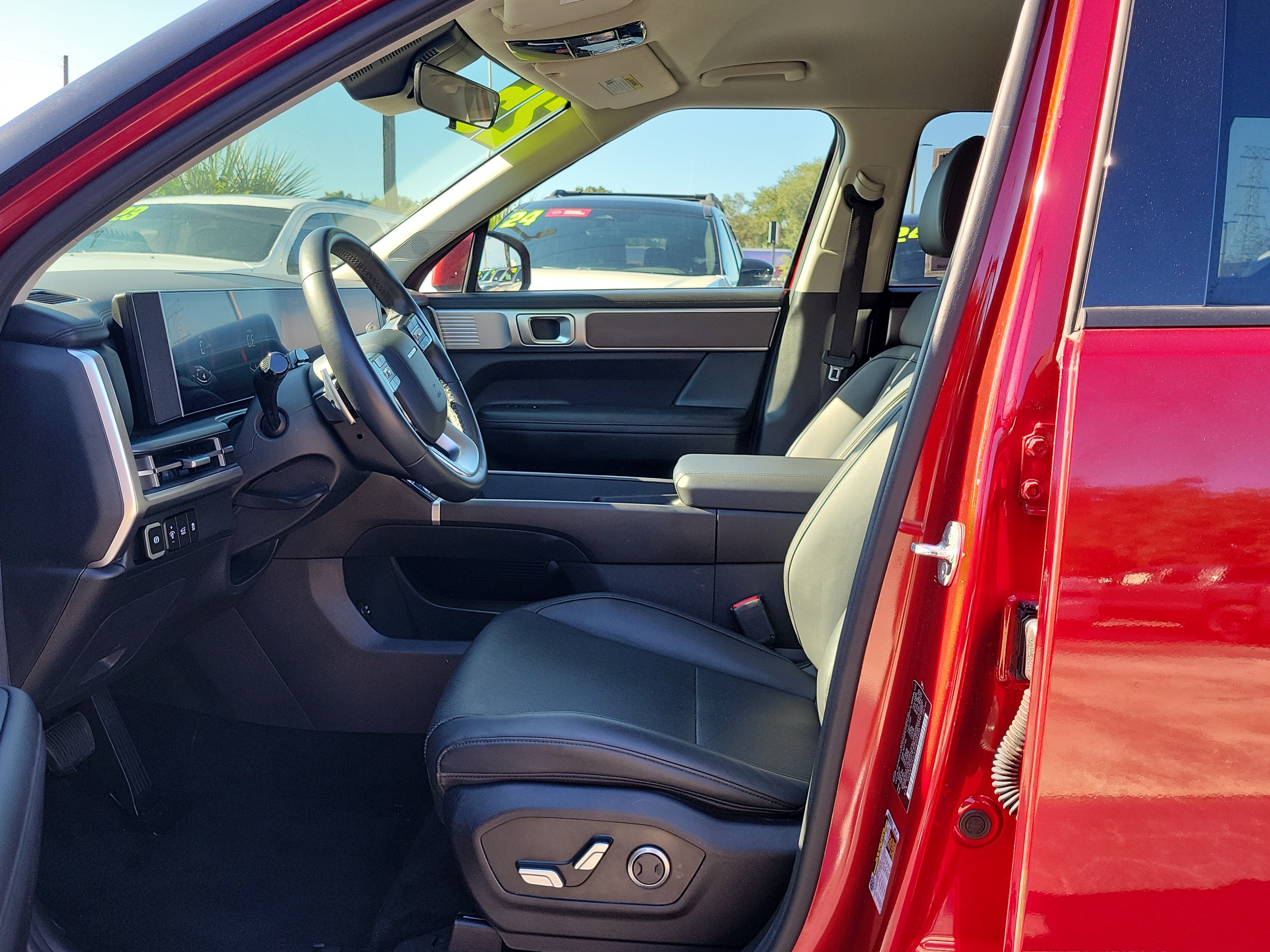 Used 2025 Hyundai Santa Fe SEL AWD/4WD image 19