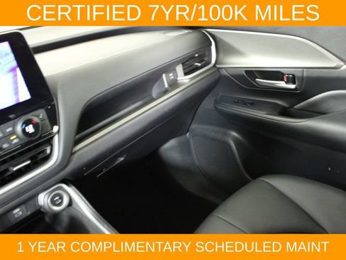 Used 2025 Toyota Grand Highlander AWD image 15