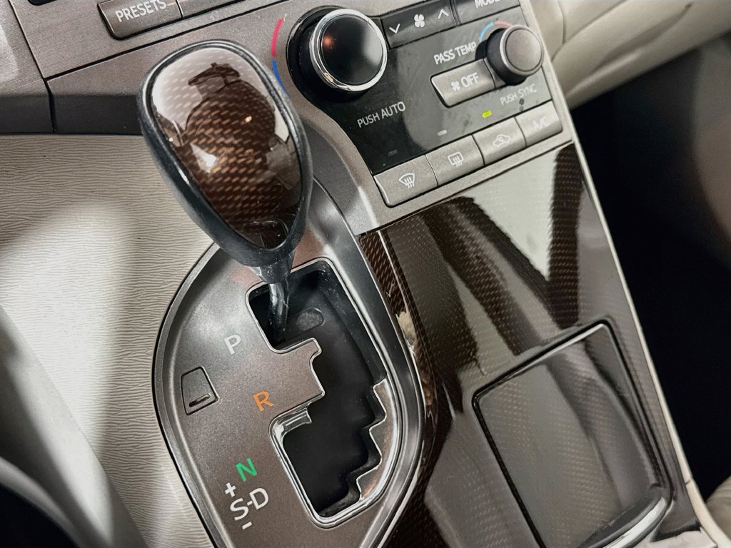 Used 2010 Toyota Venza FWD image 18