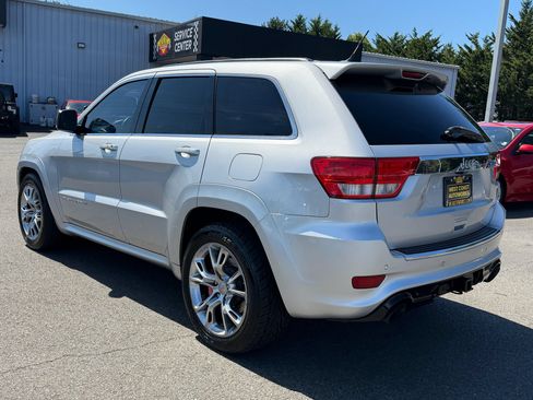 Used 2012 Jeep Grand Cherokee SRT8 w/ Luxury Group II AWD/4WD image 5