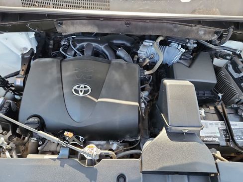 Used 2018 Toyota Highlander Limited Platinum image 13