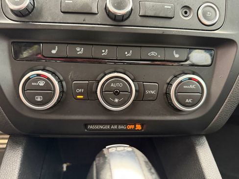 Used 2013 Volkswagen Jetta GLI FWD image 27