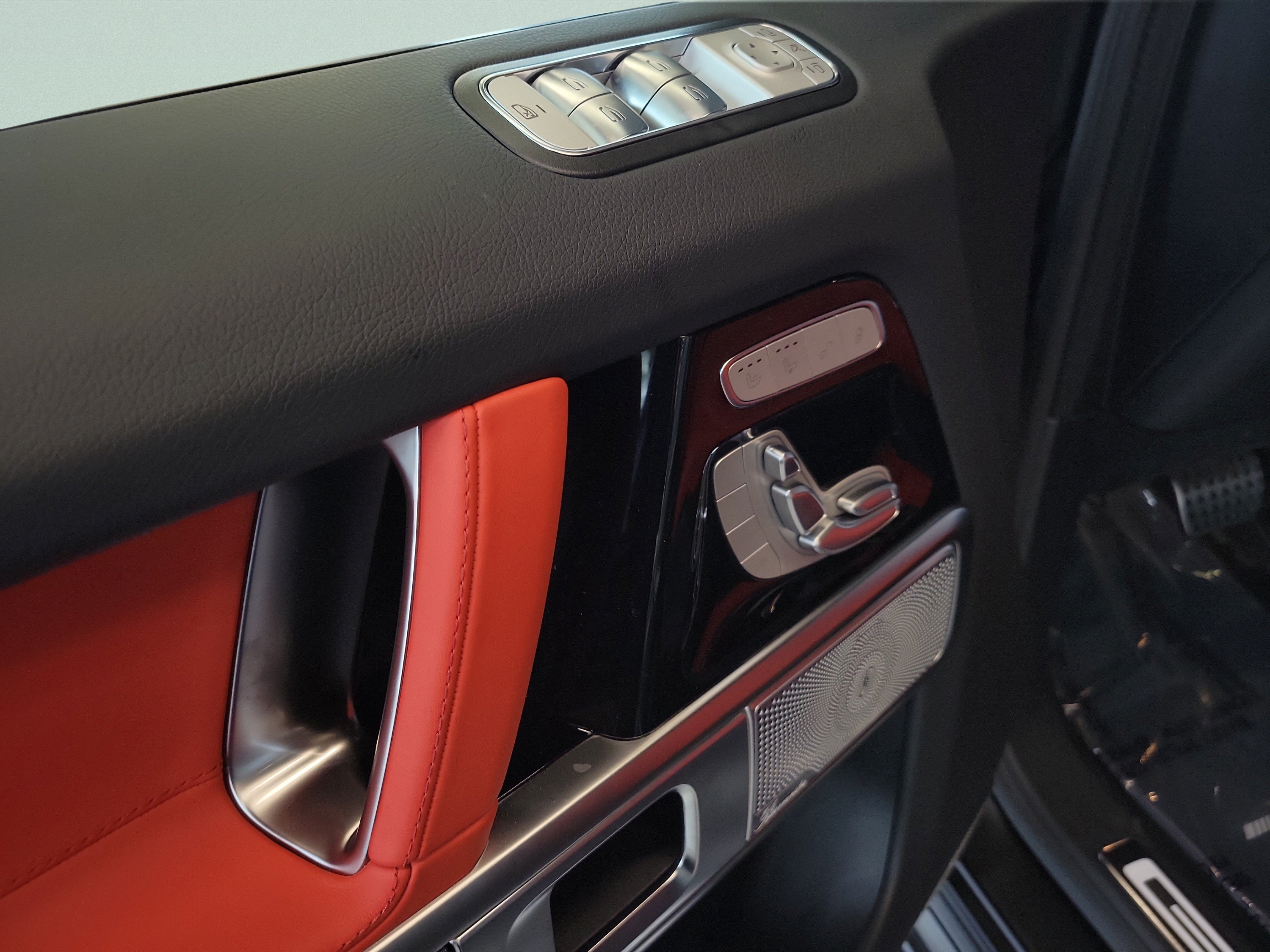 New 2027 Mercedes-Benz G 580 e image 17
