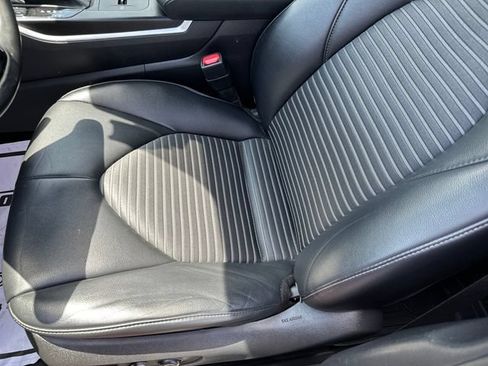 Used 2023 Toyota Highlander XSE FWD image 12