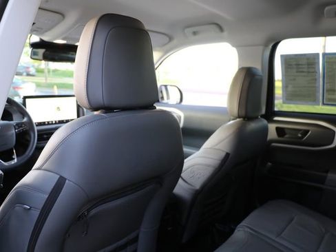 Used 2025 Ford Bronco Sport Badlands image 15