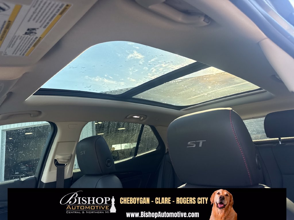 Used 2023 Buick Envision Essence w/ Technology Package I AWD/4WD image 7