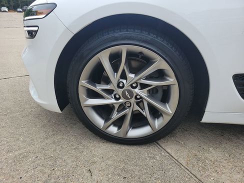 Used 2022 Genesis G70 2.0T RWD image 29
