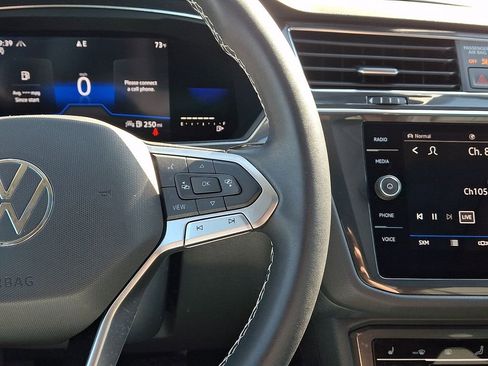 Certified 2023 Volkswagen Tiguan SE w/ Panoramic Sunroof Package image 22