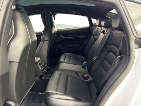 Used 2022 Porsche Taycan image 40