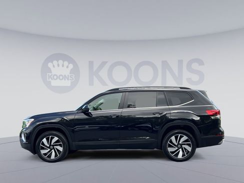 Used 2024 Volkswagen Atlas SE AWD/4WD image 2