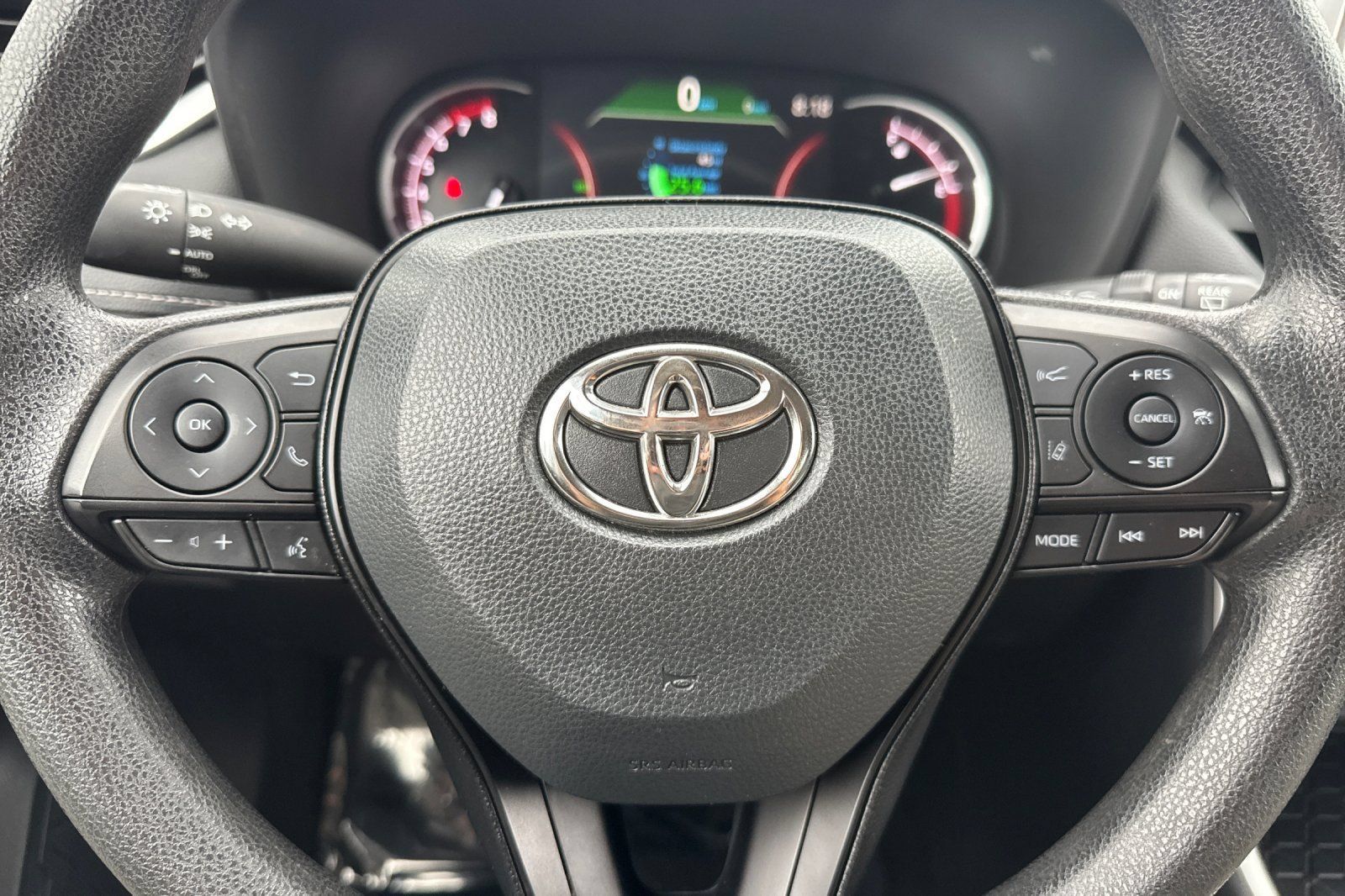 Used 2025 Toyota RAV4 XLE AWD/4WD image 25