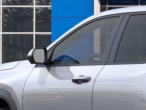 New 2026 Chevrolet Equinox LT w/ Safety and Technology Package FWD image 12