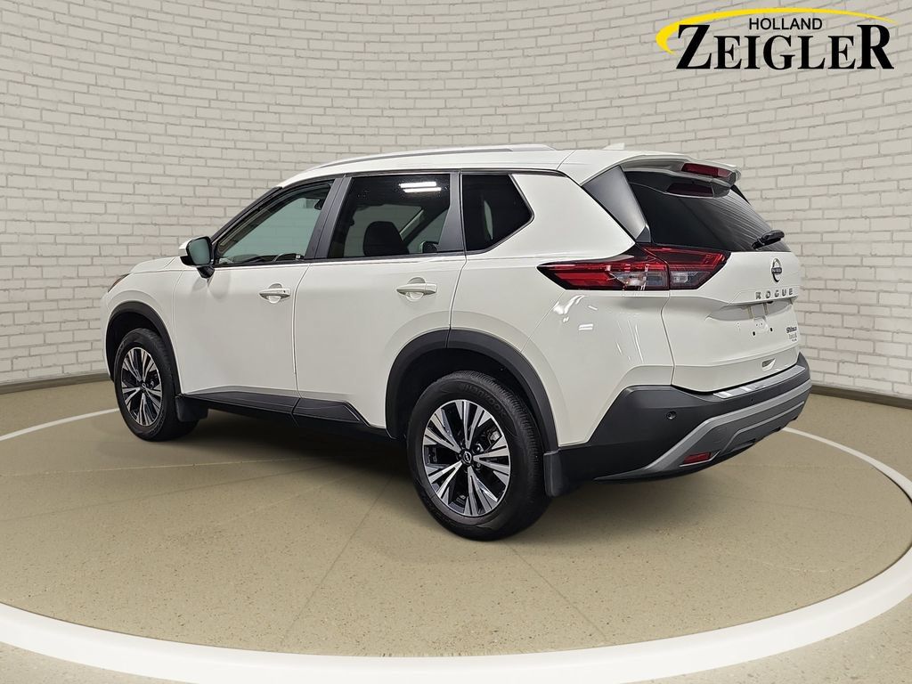 Certified 2023 Nissan Rogue SV w/ SV Premium B Package AWD/4WD image 7