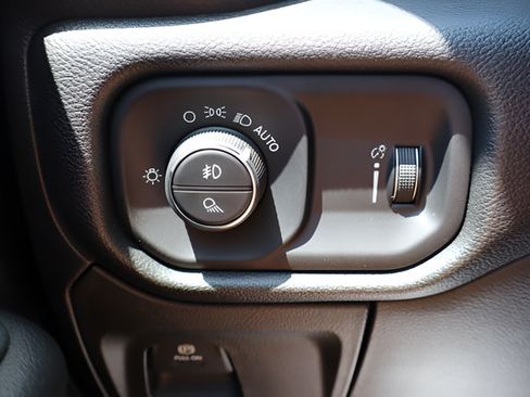 New 2026 RAM 1500 Warlock AWD/4WD image 18
