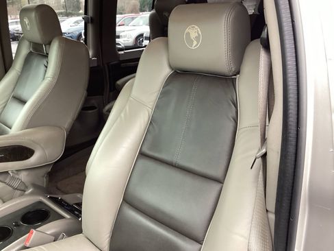 Used 2018 Chevrolet Express 2500 w/ Enhanced Convenience Package image 10